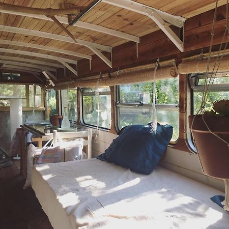 Cosmic English Bus 2 Floor Mimizan Bagian luar foto