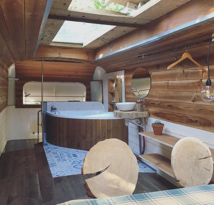 Cosmic English Bus 2 Floor Mimizan Bagian luar foto